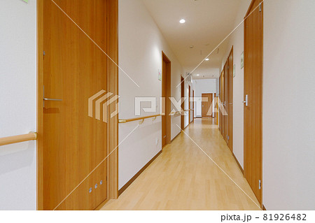 介護施設　廊下 81926482