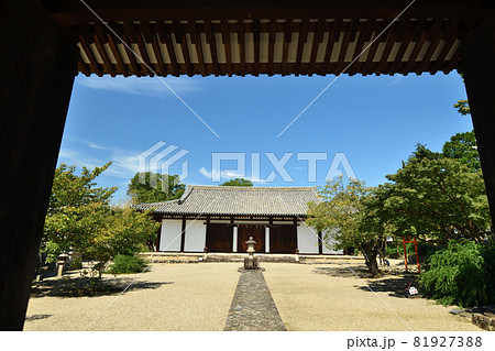新薬師寺(南門から本堂を望む) 【奈良県奈良市高畑町】 新薬師寺(南門から本堂を望む) 【奈良県奈良市高畑町】 81927388