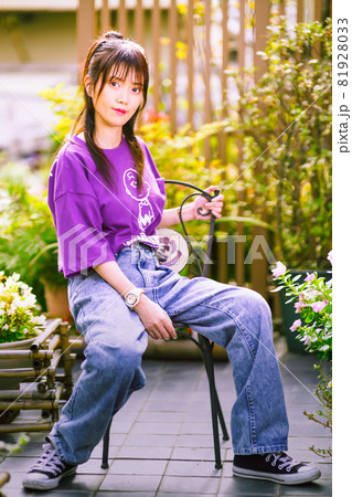 和洋折衷のお庭でかわいいモデルさん撮影 和洋折衷のお庭でかわいいモデルさん撮影 81928033