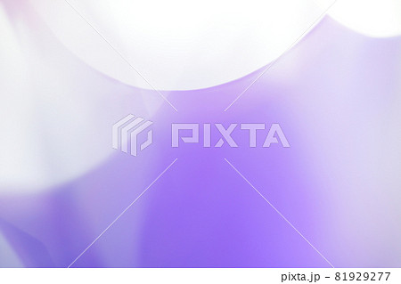 紫色系抽象的背景　半円形の重なり　グラデーション 81929277
