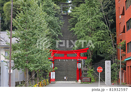 愛宕神社の鳥居と出世の石段 81932597