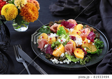 柿と生ハムの秋サラダ オータムサラダ 柿と生ハムの秋サラダ オータムサラダ 81933494