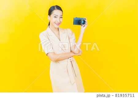 Portrait beautiful young asian woman use camera Portrait beautiful young asian woman use camera 81935711