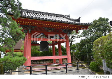 夏の清水寺　鐘楼 81937083