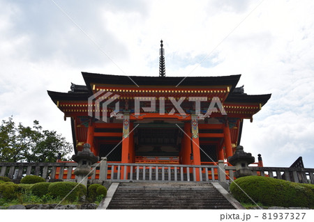 夏の清水寺 西門 夏の清水寺 西門 81937327
