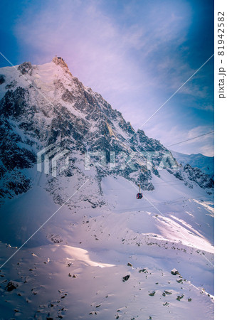 Cable car to Aiguille du Midi, Chamonix, France Cable car to Aiguille du Midi, Chamonix, France 81942582