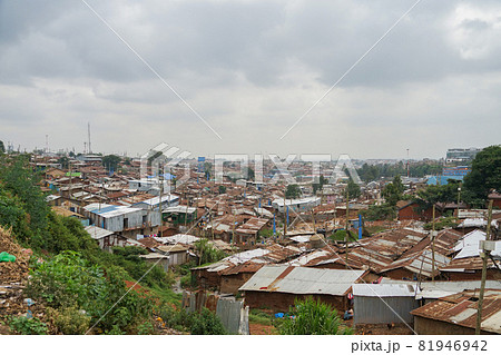 キベラスラム 81946942