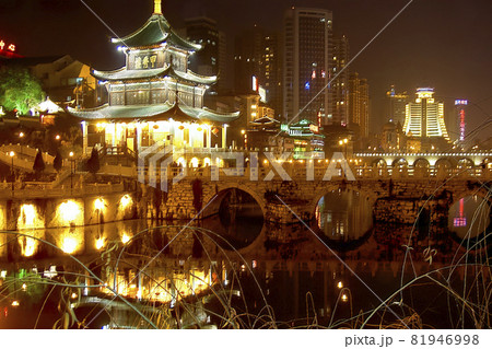 甲秀楼 ～中国貴州省 貴陽 / Jiaxiu Building, Guiyang, China 81946998