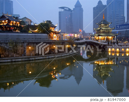 甲秀楼 ～中国貴州省 貴陽 / Jiaxiu Tower, Guiyang, China 81947000