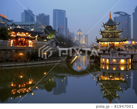 甲秀楼 ～中国貴州省 貴陽 / Jiaxiu Building, Guiyang, China 81947001