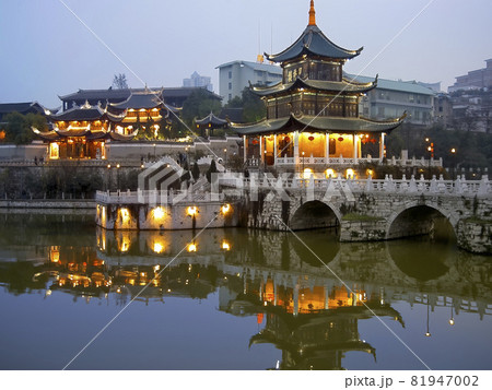 甲秀楼 ～中国貴州省 貴陽 / Jiaxiu Pavilion, Guiyang, China 81947002