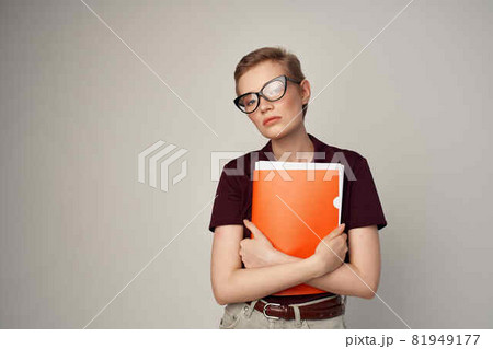 pretty woman with glasses fashion light background pretty woman with glasses fashion light background 81949177