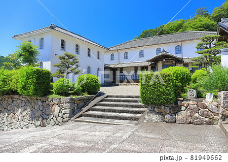 【愛媛県】快晴下の開明学校 81949662