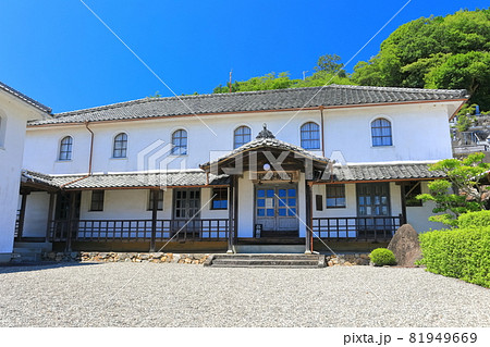 【愛媛県】快晴下の開明学校 81949669
