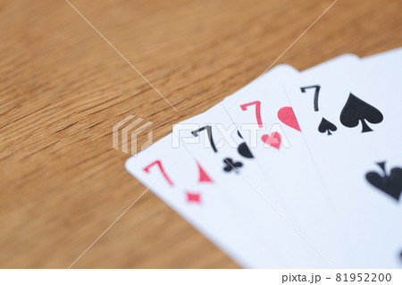トランプゲーム 81952200