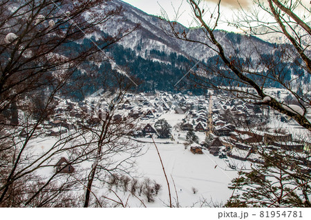 岐阜県　白川郷の風景 81954781