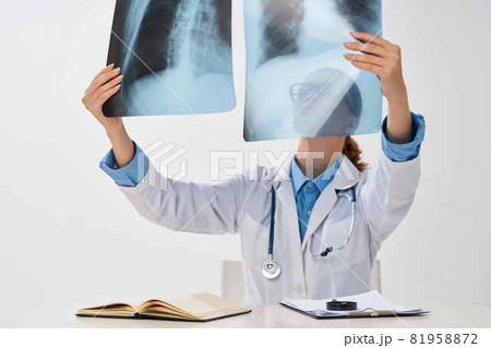female doctor radiologist diagnostics health medicine 81958872