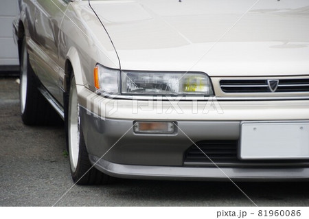 懐かしい日本車 日産2代目レパードのフロントマスク 懐かしい日本車 日産2代目レパードのフロントマスク 81960086