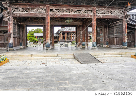 長浜市 大通寺「長浜御坊」山門 長浜市 大通寺「長浜御坊」山門 81962150