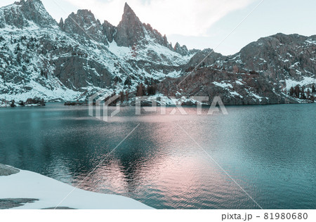 Minaret lake 81980680