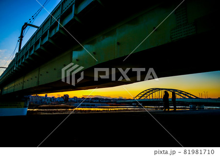 多摩水道橋と夕暮れ 多摩水道橋と夕暮れ 81981710