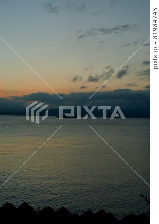 夕陽に染まる空 空色 夕陽に染まる空 空色 81984745