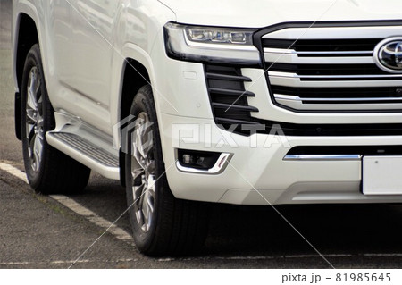 自動車イメージ トヨタランドクルーザー300のフロントマスク 自動車イメージ トヨタランドクルーザー300のフロントマスク 81985645