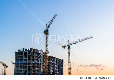 Picture of buildings under construction with construction crane 81986337