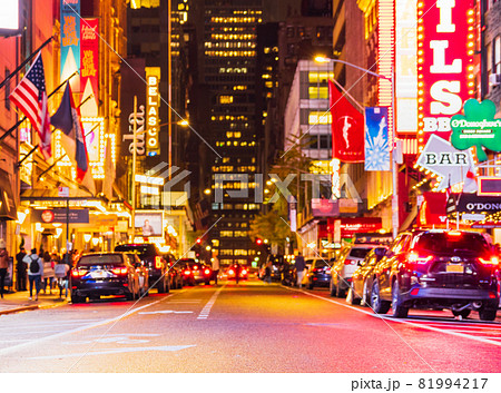 ニューヨーク　マンハッタンの裏通り　アウトフォーカス 81994217