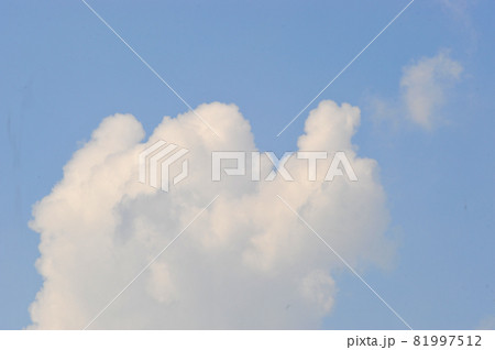ドラマティックな涌き雲　アートな涌き雲　面白い形の涌き雲 81997512