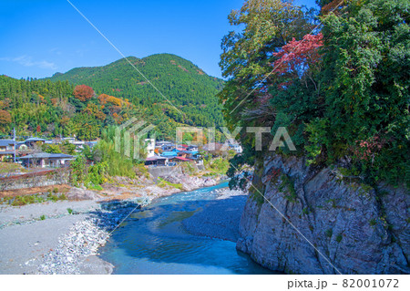 神流川ラブリバーエリア　神流川公園　秋の風景　紅葉の季節　　 82001072