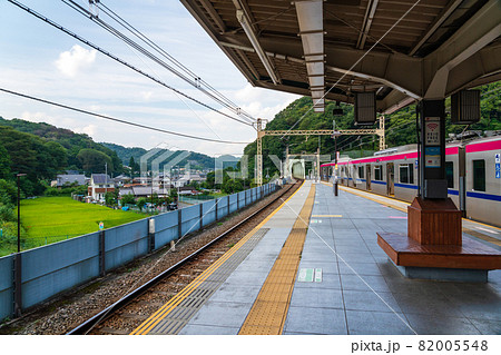 京王高尾山口駅 京王線特急 非常事態宣言の写真素材