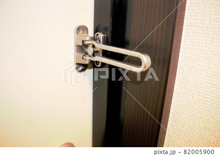 扉のストッパー 玄関扉 金具の写真素材