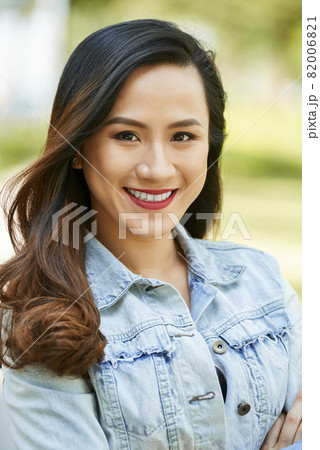 Positive Young Vietnamese Brunette Positive Young Vietnamese Brunette 82006821