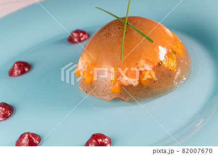 Aspic recipe, jelly made from a broth of prawns and peppery beetroot Aspic recipe, jelly made from a broth of prawns and peppery beetroot 82007670