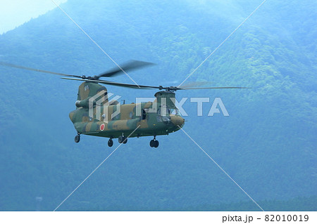 自衛隊の輸送ヘリコプター(CH-47J、チヌ 富士 総合火力演習 静岡県) 自衛隊の輸送ヘリコプター(CH-47J、チヌ 富士 総合火力演習 静岡県) 82010019
