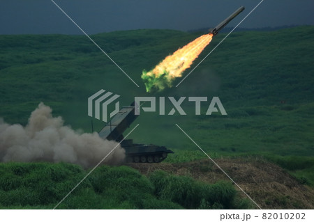 地雷処理ロケット弾(92式地雷原処理車 富士総合火力演習 静岡県) 地雷処理ロケット弾(92式地雷原処理車 富士総合火力演習 静岡県) 82010202