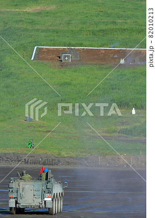 自衛隊の実弾演習（96式装輪装甲車　富士 総合火力演習　静岡県） 82010213