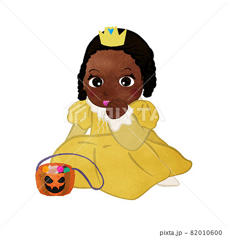 ハロウィン 指輪型の飴を舐めているお姫様のコスプレをしたインド人の女の子 ハロウィン 指輪型の飴を舐めているお姫様のコスプレをしたインド人の女の子 82010600