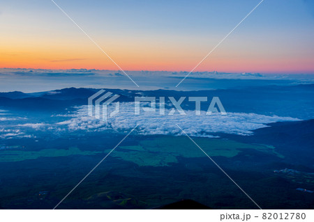 富士山から見る朝日 82012780