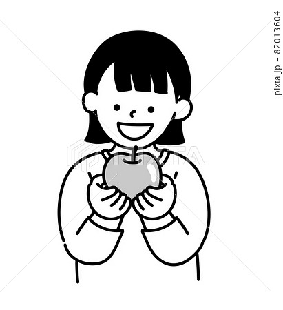フルーツ 果物を手に乗せる子ども モノクロ 白黒のイラスト素材