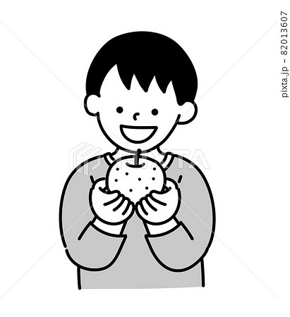 フルーツ 果物を手に乗せる子ども モノクロ 白黒 フルーツ 果物を手に乗せる子ども モノクロ 白黒 82013607