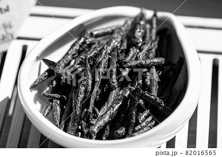Chinese tea drink Kuding or kuzding in tea presentation vessel, macro Chinese tea drink Kuding or kuzding in tea presentation vessel, macro 82016565