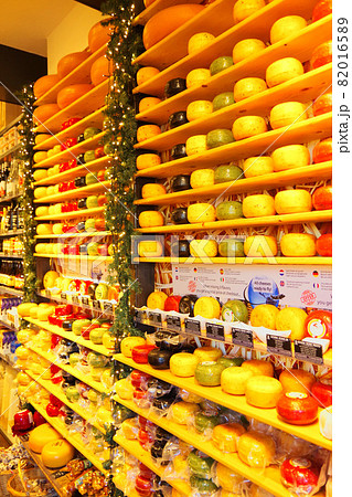 オランダ 伝統のチーズ屋 ゴーダチーズ オランダ 伝統のチーズ屋 ゴーダチーズ 82016589