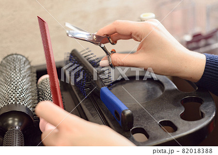 Barber tools: brasings, shaving machines, combs, scissors Barber tools: brasings, shaving machines, combs, scissors 82018388