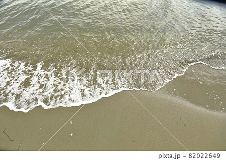 砂浜の波打ち際 砂浜の波打ち際 82022649