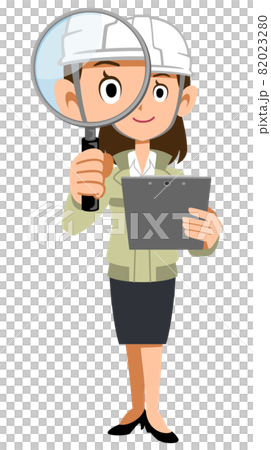 一個女人在建築店的全身，戴著頭盔，拿著文件，看著放大鏡 82023280