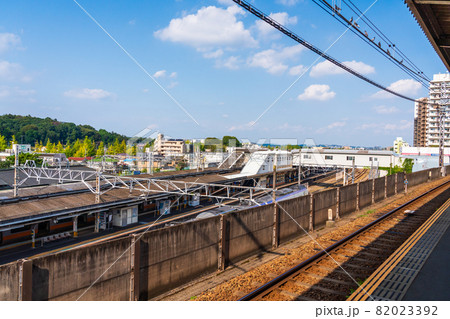 京王線高尾駅から中央線高尾駅を見るの写真素材