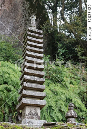 笠置寺にある石造十三重塔 82023429