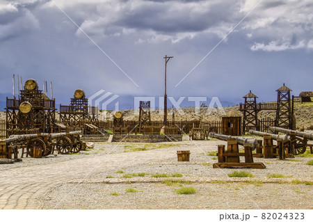 中国甘粛省 嘉峪関 長城第一墩文物景区 兵営 大砲 Jiayuguan, gansu, China 中国甘粛省 嘉峪関 長城第一墩文物景区 兵営 大砲 Jiayuguan, gansu, China 82024323